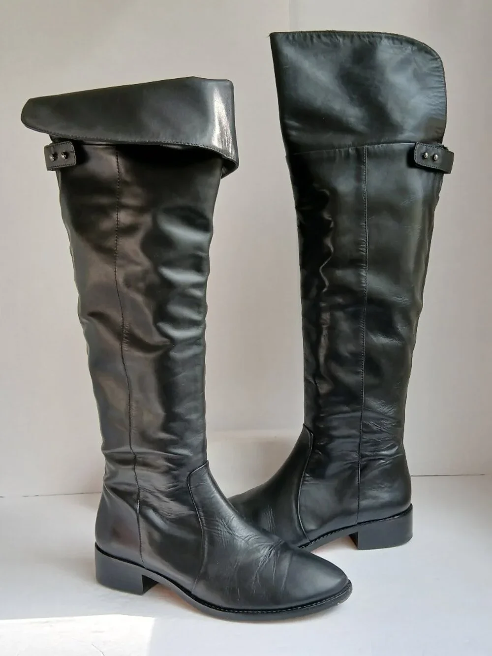 BCBG Max Azaria Black Leather Over The Knee Equestrian Style Riding Boots Size 8